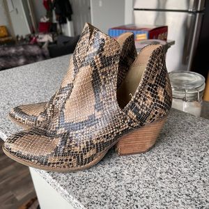 Snake booties